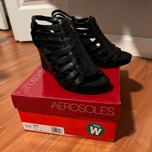 Aerosols - Black Strap Wedges 7.5 wide